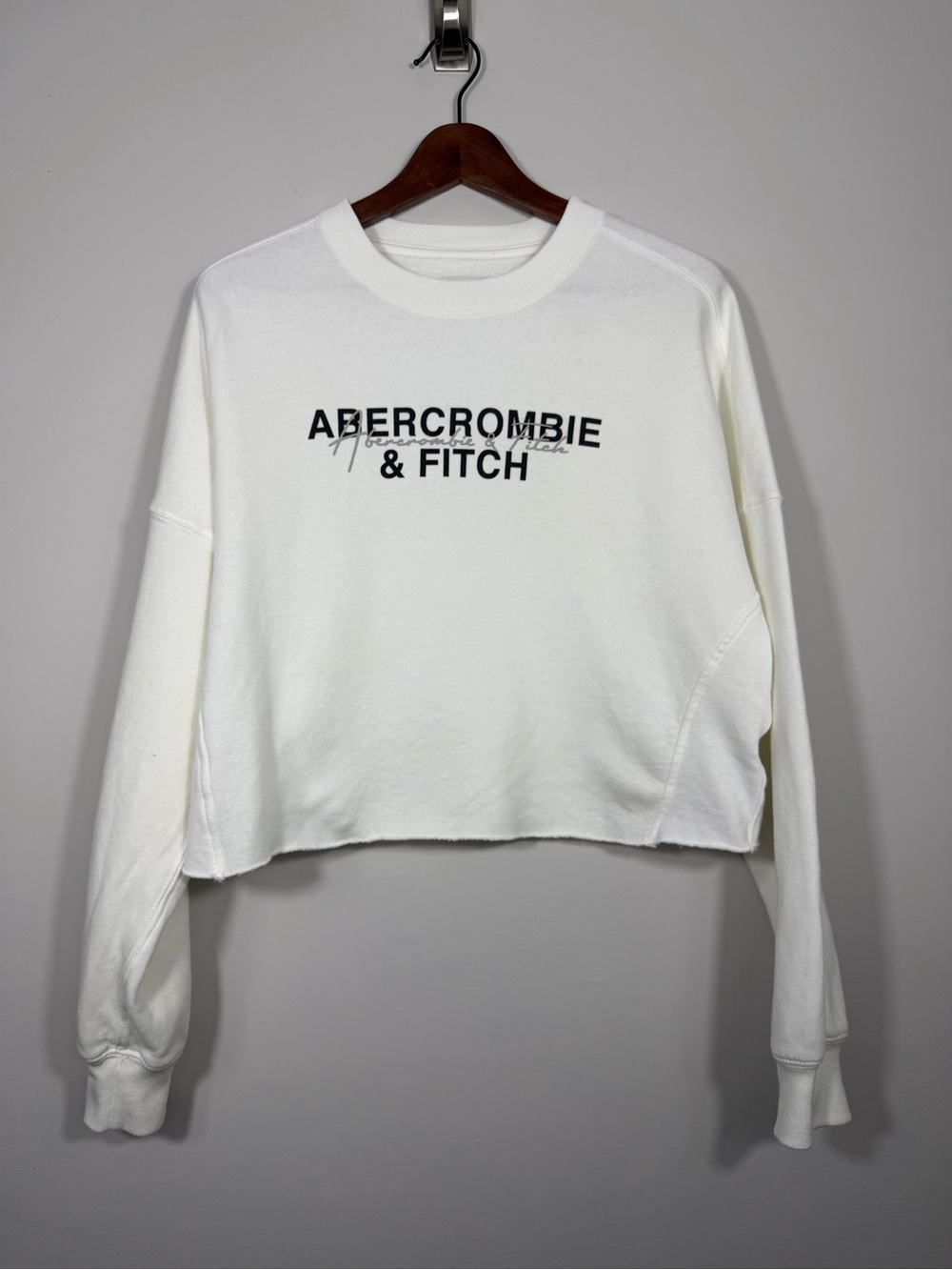 Abercrombie & Fitch Soft A&F White Logo Cropped Sweatshirt Women’s M